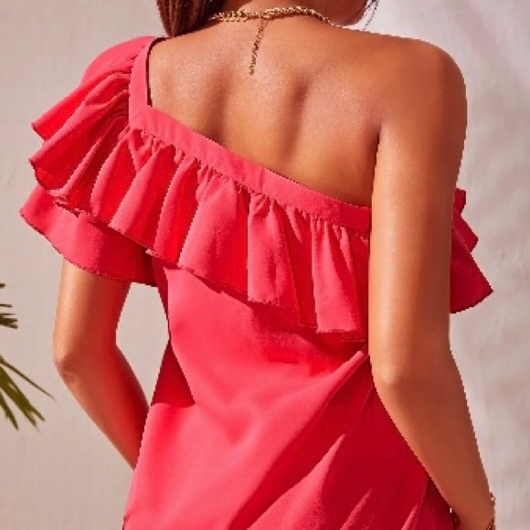 New, Lavishly Paris Women’s Absolutely Exquisite One Shoulder Ruffle Trim Blouse - Picture 2 of 15